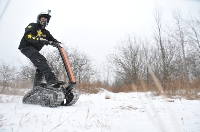雪地摩托？